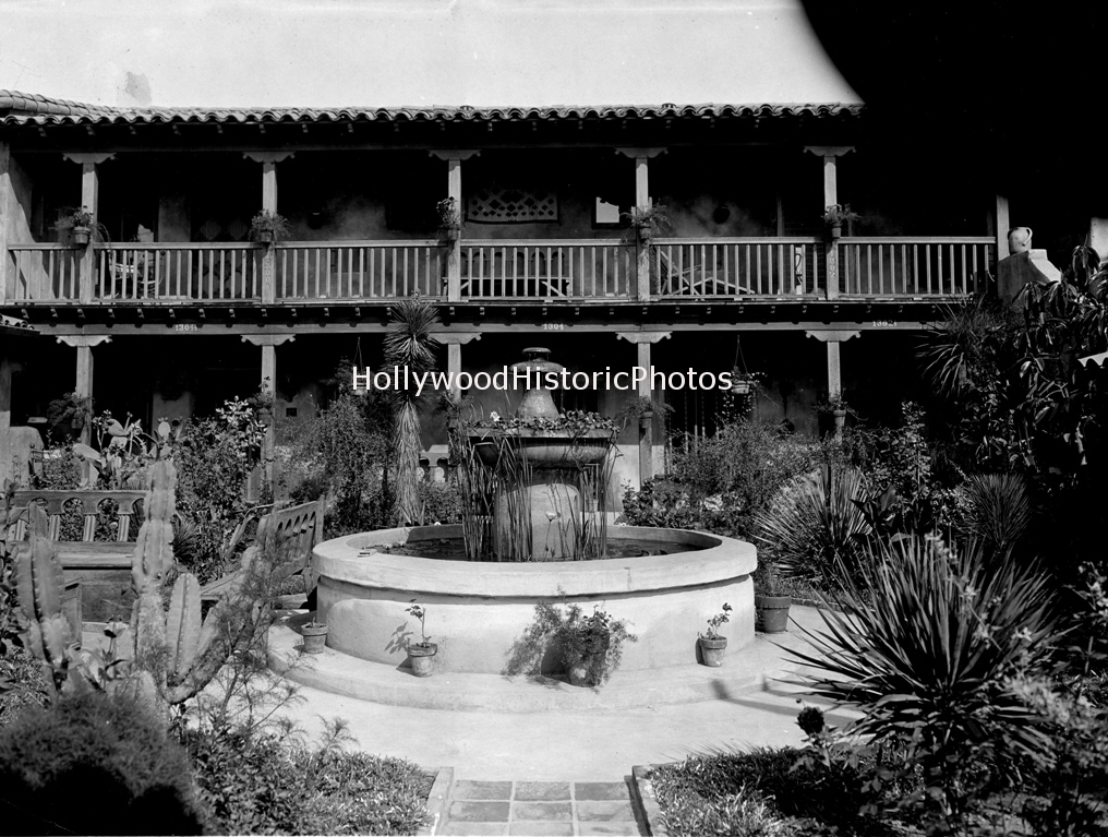 Harper Avenue 1928 Villa Primavera Apts 1308 Harper Ave at Fountain Ave.jpg
